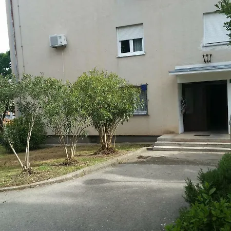 Luka Appartement *
